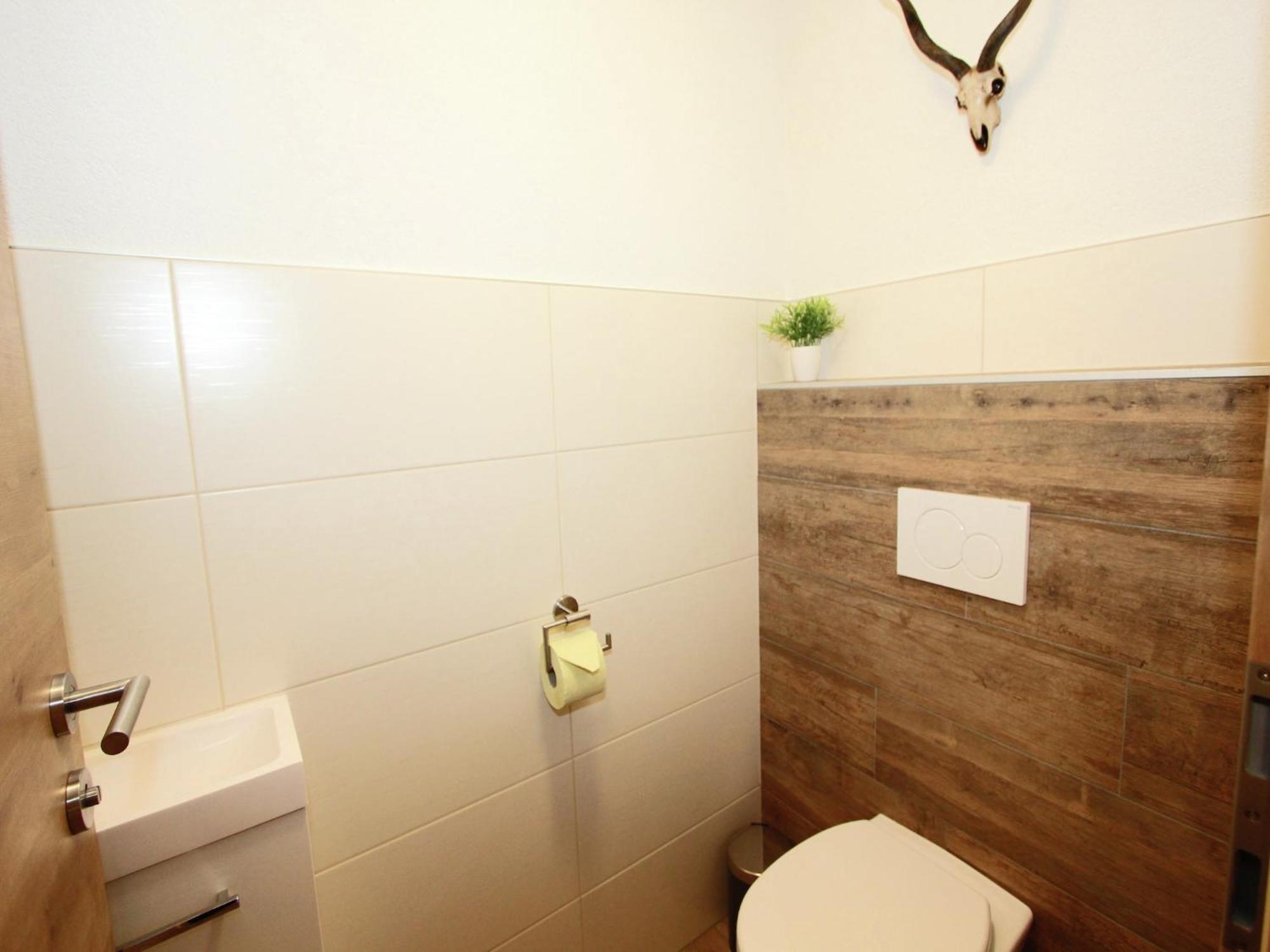 Spacious Near Area In Holiday home *